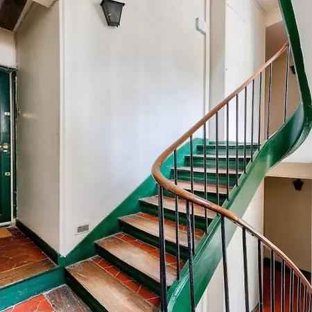 Charming Studio Under The Roofs Of Appartamento Parigi